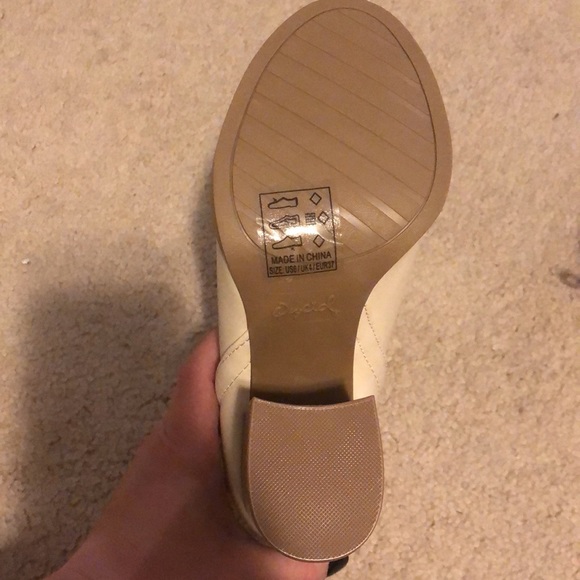 Qupid booties - ivory peep toe - Picture 5 of 5